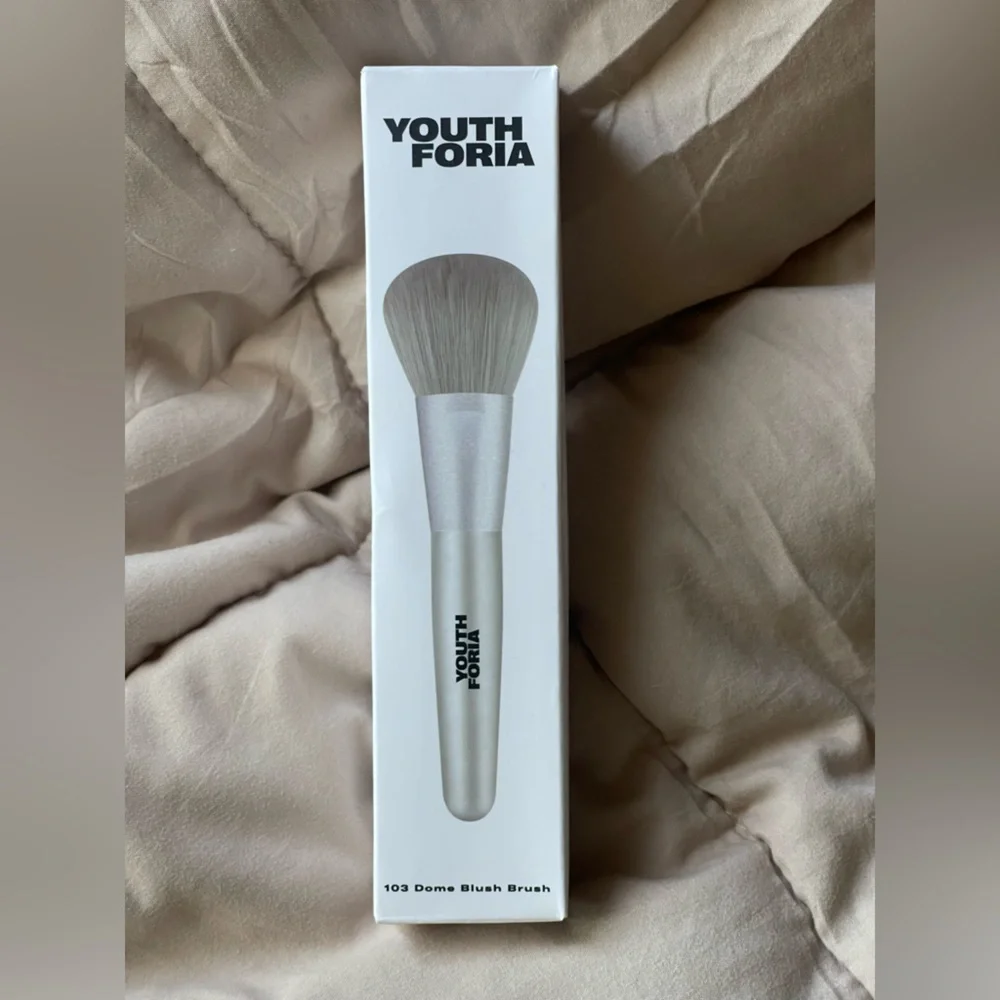 YOUTH FORIA DOME BLUSH BRUSH NEW IN BOX